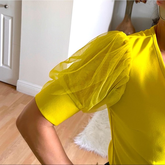 Bright Puff Sleeve Beautiful Top Stretchy Material - Picture 6 of 12